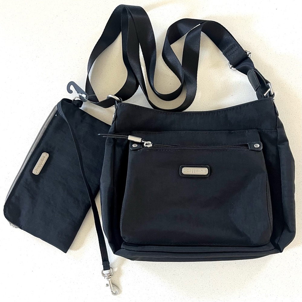 Baggallini Uptown Bag Crossbody With RFID Phone Wristlet
